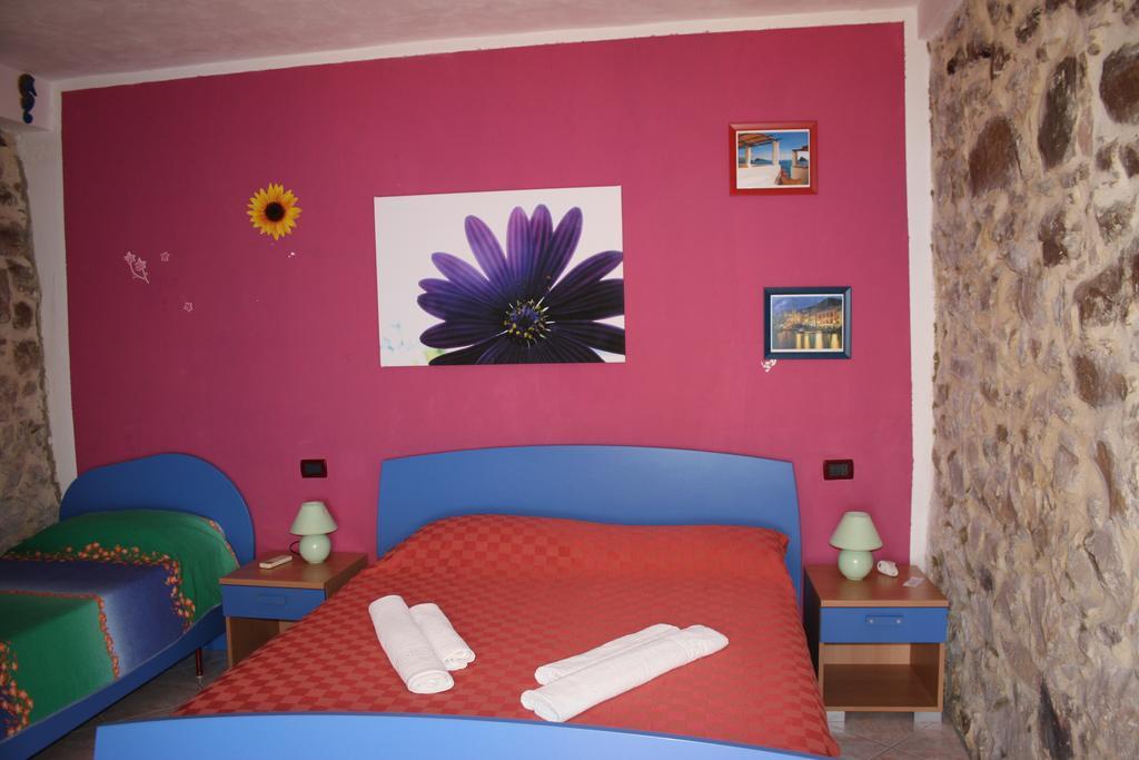 Camere & Case Vacanze Lo Scoglio كاسيل دي توسا المظهر الخارجي الصورة
