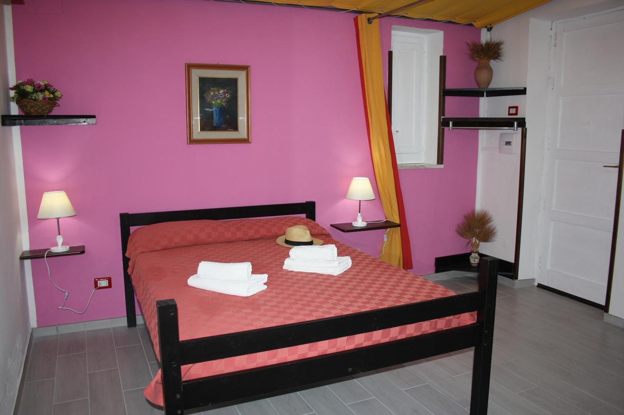 Camere & Case Vacanze Lo Scoglio كاسيل دي توسا المظهر الخارجي الصورة