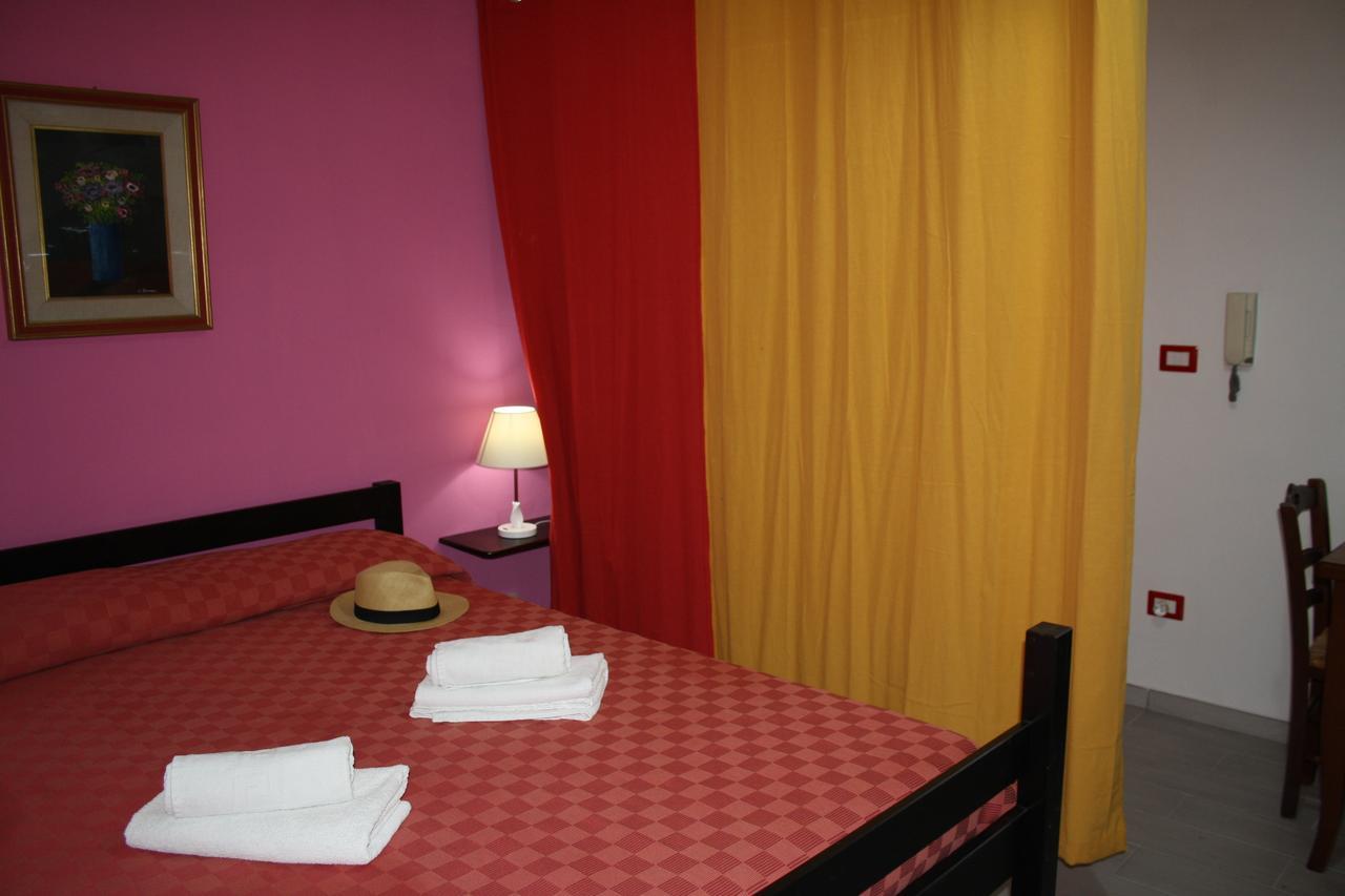 Camere & Case Vacanze Lo Scoglio كاسيل دي توسا المظهر الخارجي الصورة