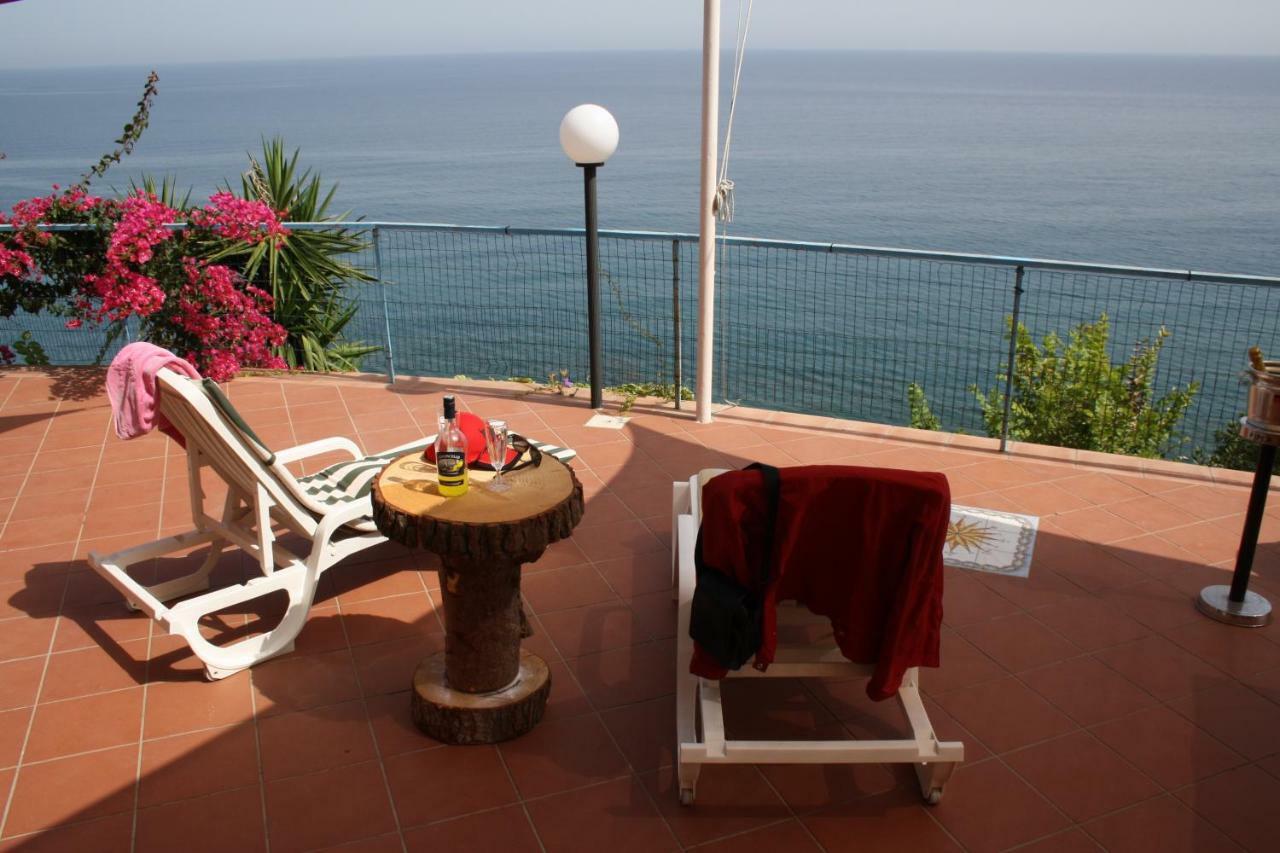 Camere & Case Vacanze Lo Scoglio كاسيل دي توسا المظهر الخارجي الصورة